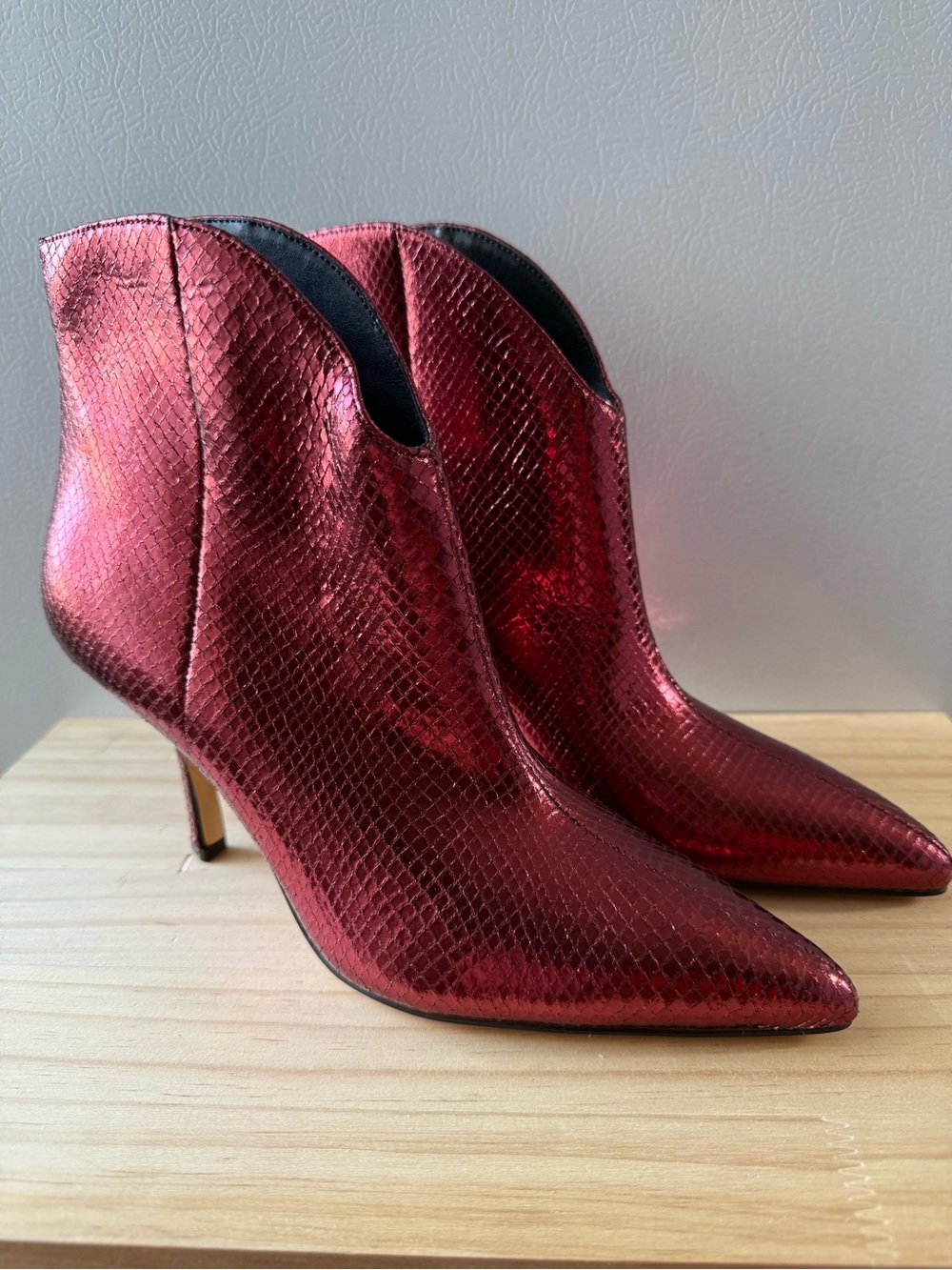 Marc Fisher Haylian 2 Metallic Red Snake Print Ankle Booties Heels Boots 6.5